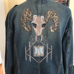 Hand Painted Jean Jacket zipper closure